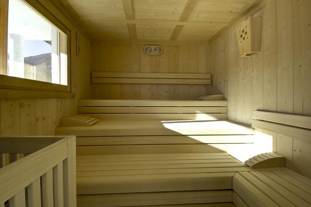 Family And Wellness Residence Ciasa Antersies San Cassiano  Exterior foto