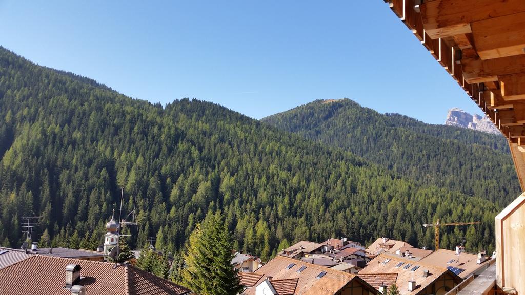 Family And Wellness Residence Ciasa Antersies San Cassiano  Quarto foto