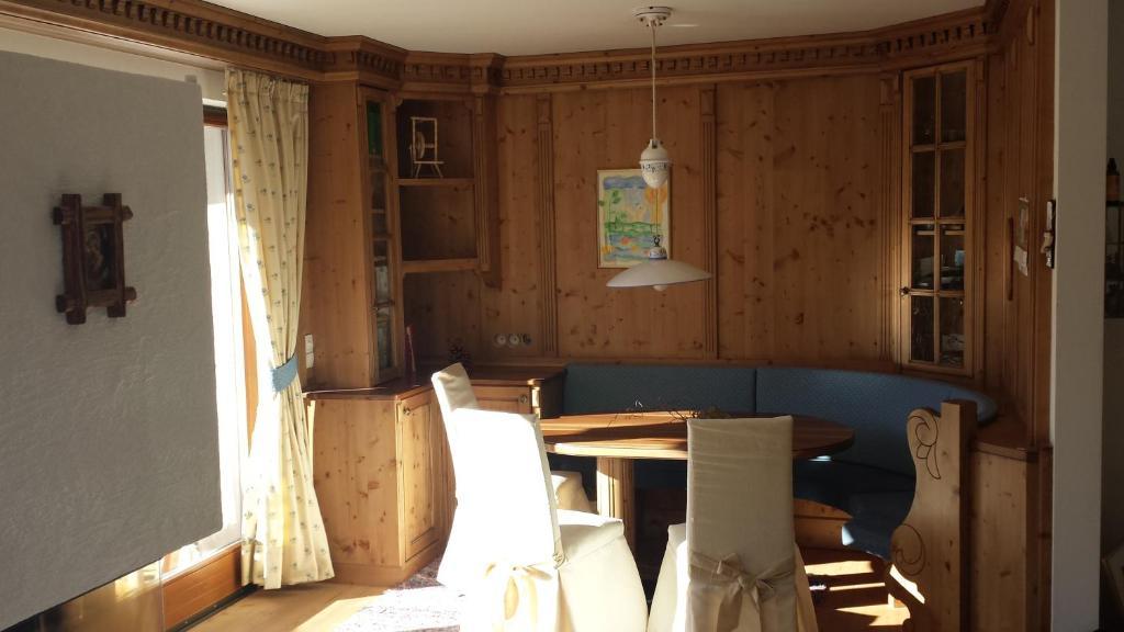 Family And Wellness Residence Ciasa Antersies San Cassiano  Quarto foto